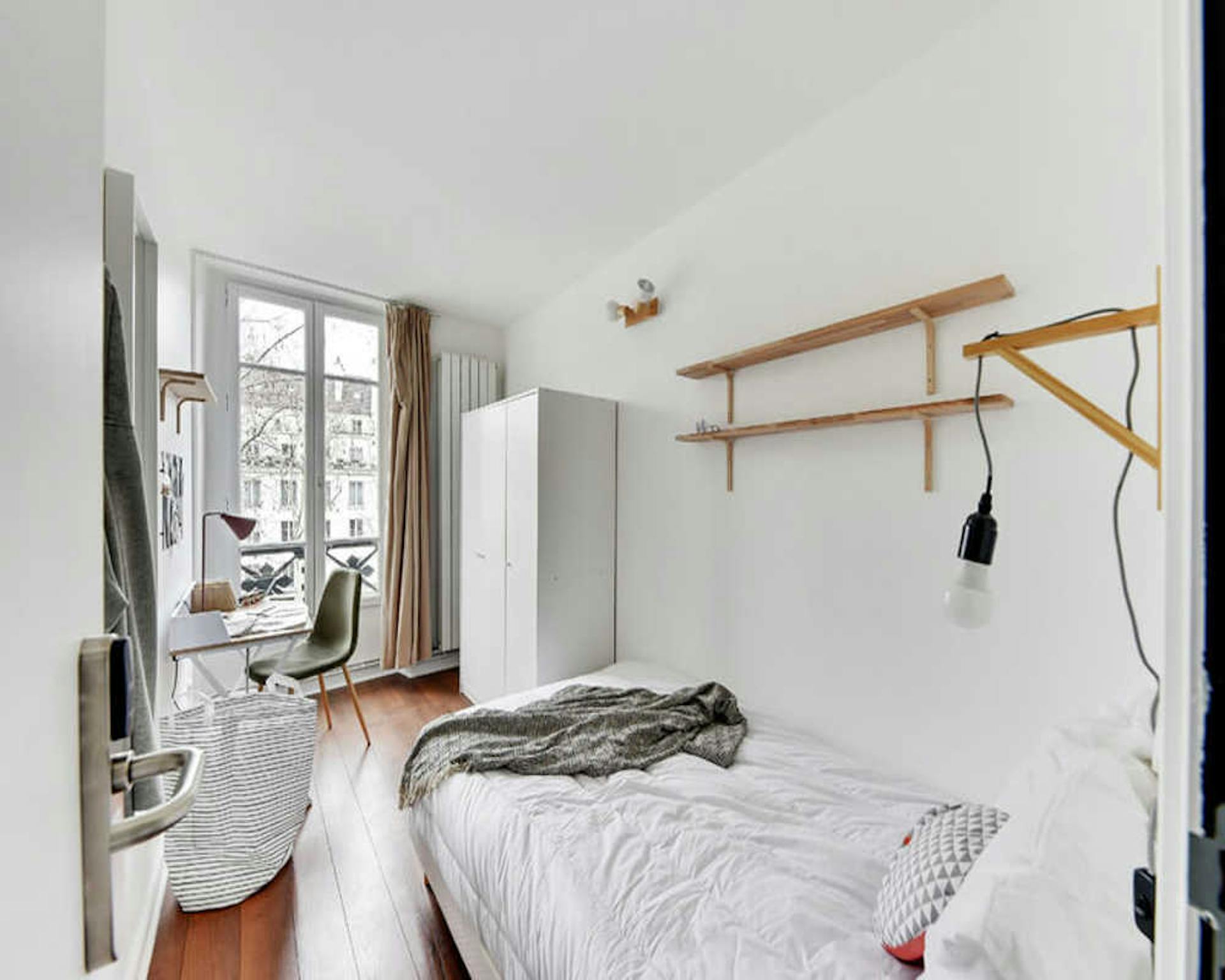 Private Room - Boulevard Saint-Martin, Paris - Gallery - 1