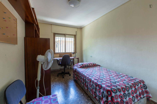 Room in Calle Puerta Nueva, Murcia with 3 bedrooms