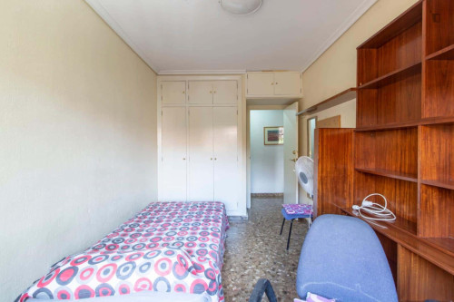 Room in Calle Puerta Nueva, Murcia with 3 bedrooms