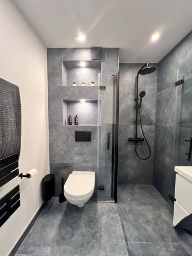 Stylish Newly Renovated Loft Apartment in Prime Location Near Hamburg Airport - Gallery - 5