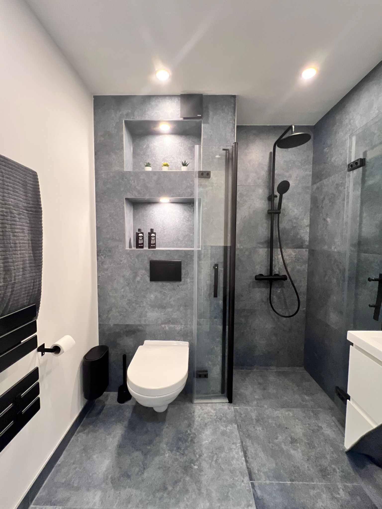 Stylish Newly Renovated Loft Apartment In Prime Location Near Hamburg Airport - 4