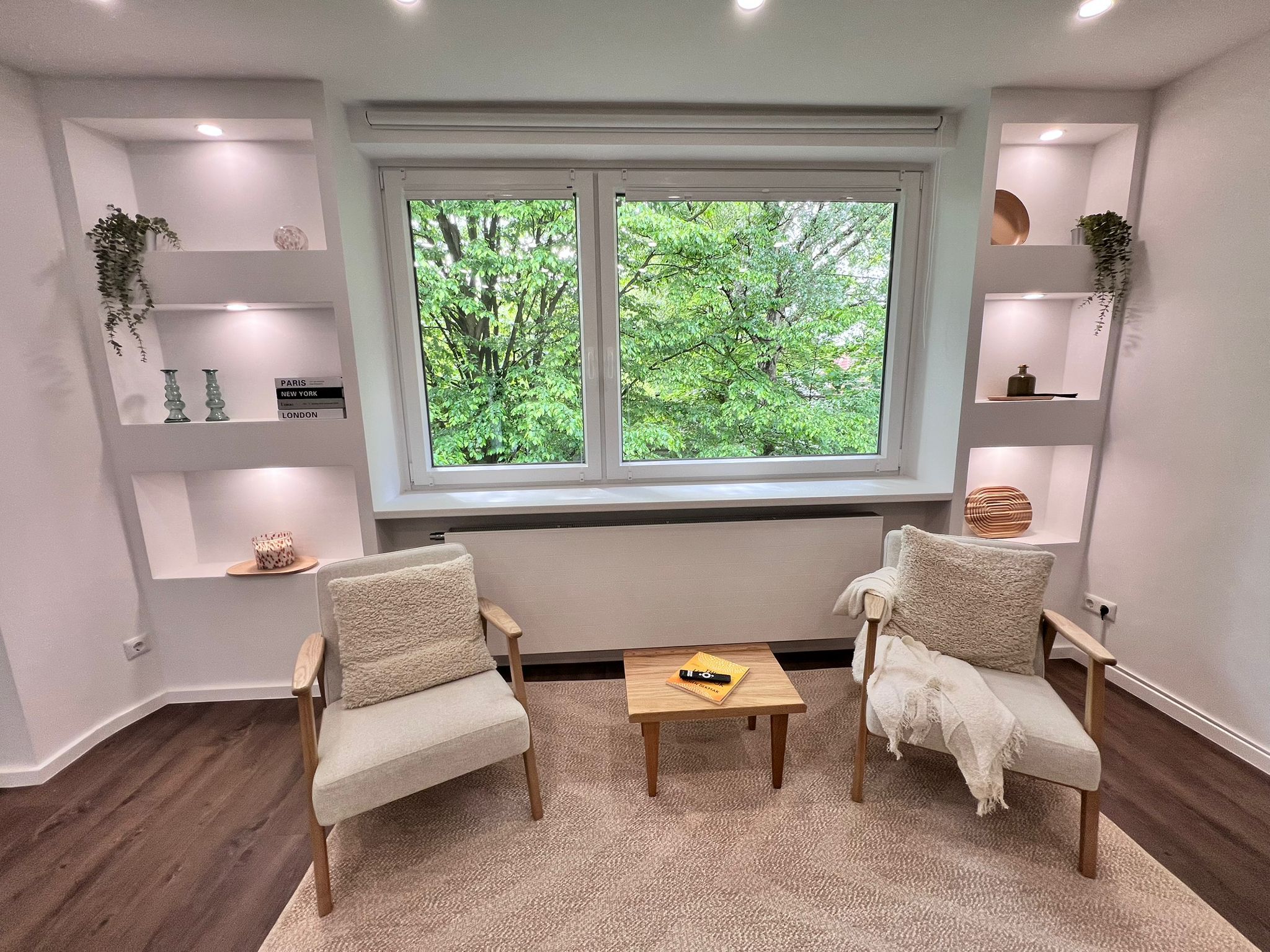 Stylish Newly Renovated Loft Apartment In Prime Location Near Hamburg Airport - 22