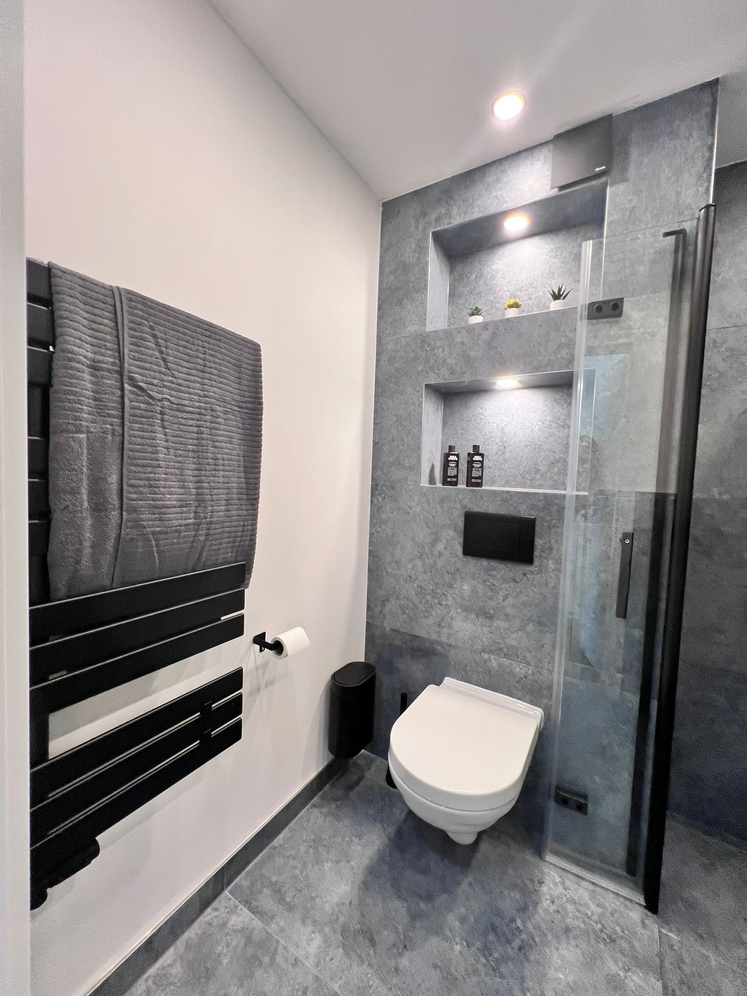 Stylish Newly Renovated Loft Apartment In Prime Location Near Hamburg Airport - 3