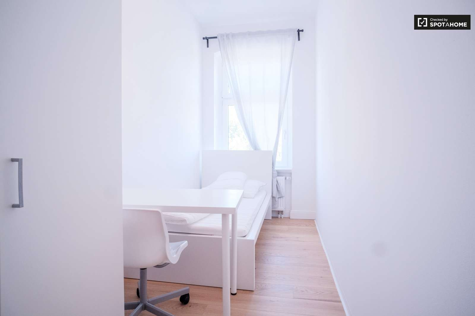 Cozy room in apartment with 6 bedrooms in Wedding, Berlin