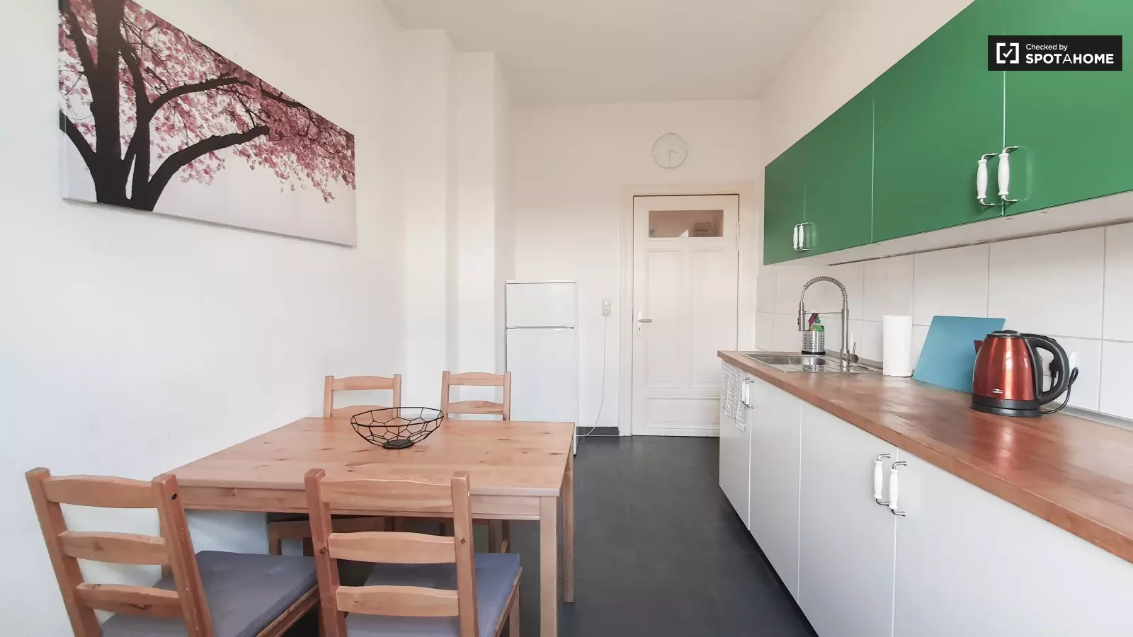 Bedroom 3 - 8