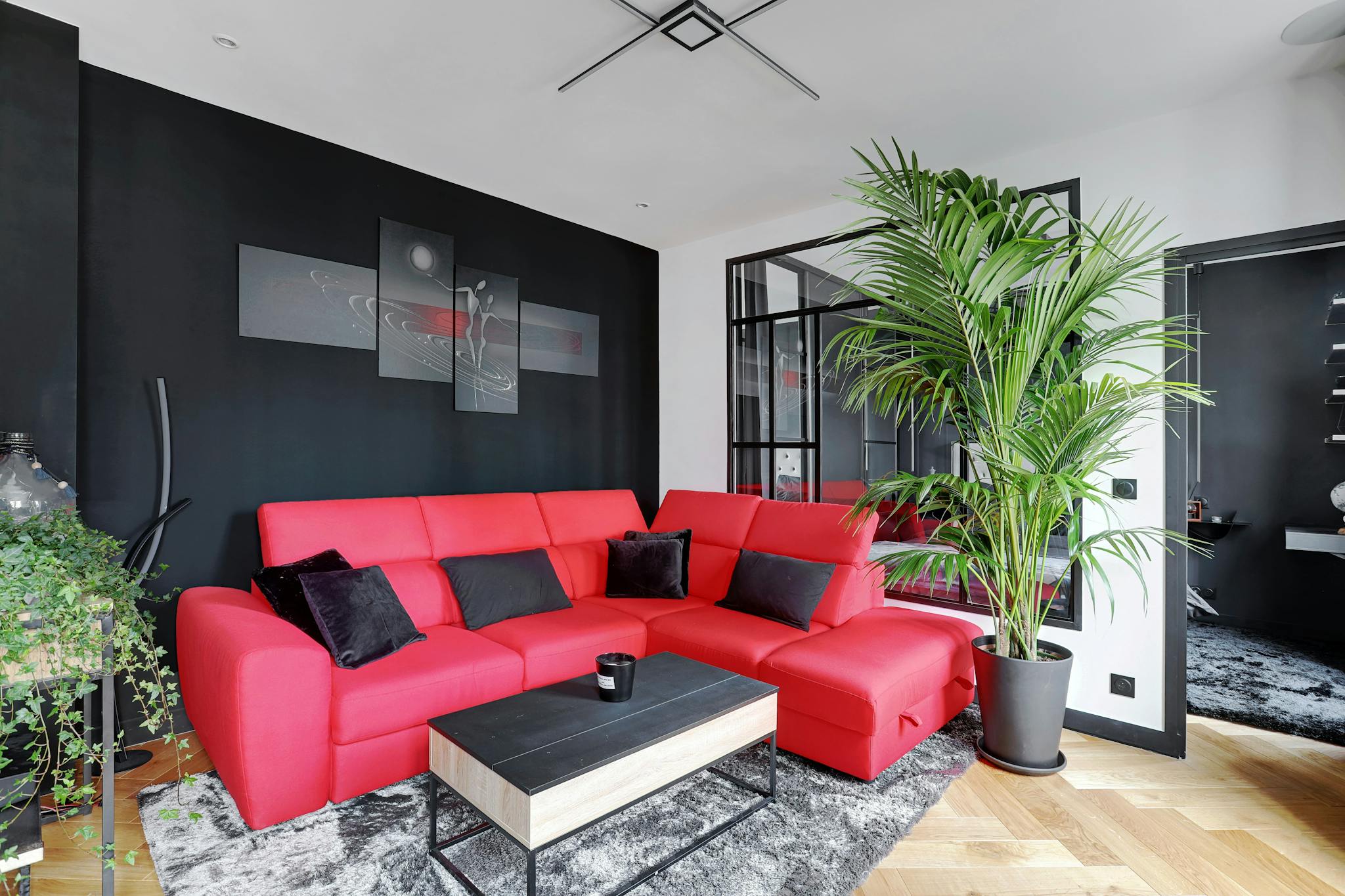  Entire Place  -  Boulevard Marguerite de Rochechouart, Paris  - Gallery -  1