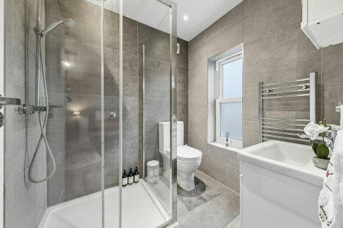 High Road, Watford - Gallery - 10