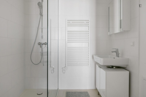 Cozy 1-bedroom flat near the Central European University - Gallery - 9