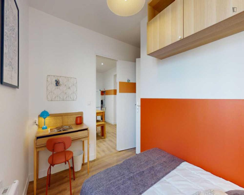 Very nice single bedroom in the Hôpital-Saint-Louis area