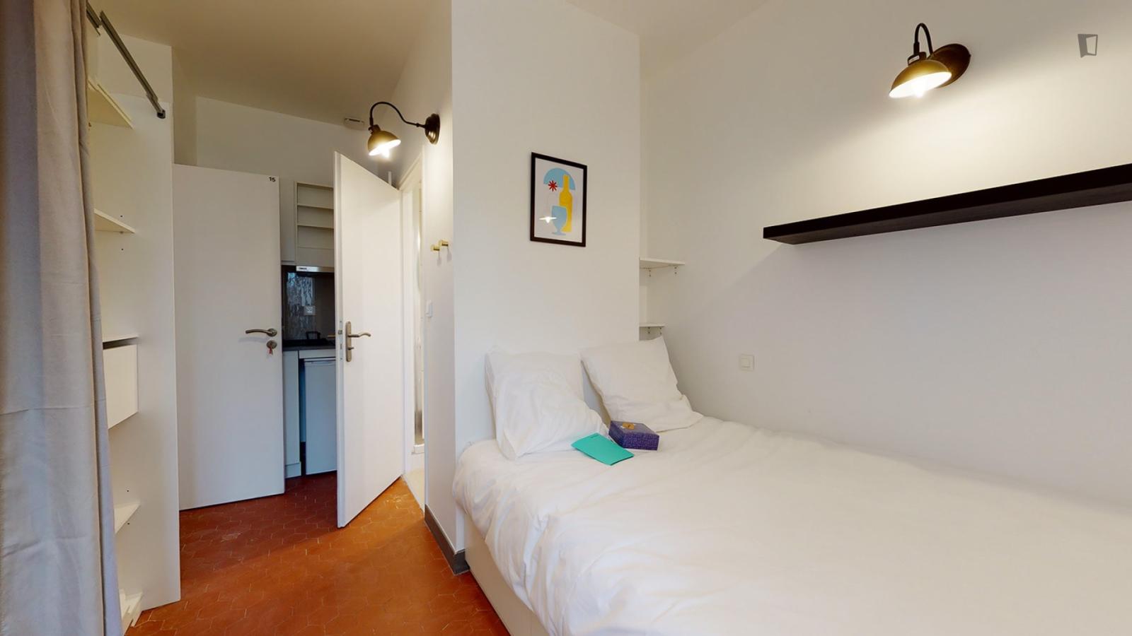 Pleasant Single Ensuite Bedroom Near Palais Longchamp - 1
