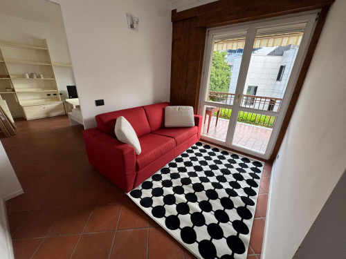 Apartment in Via Giuseppe Gerola, Trento for 90 m² with 2 bedrooms