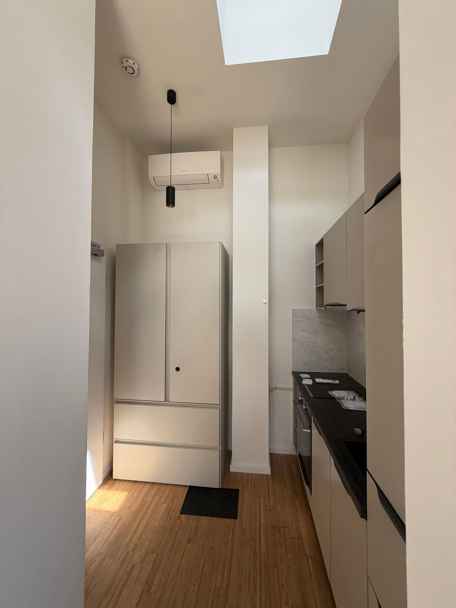 Cozy, Bright Studio - 4
