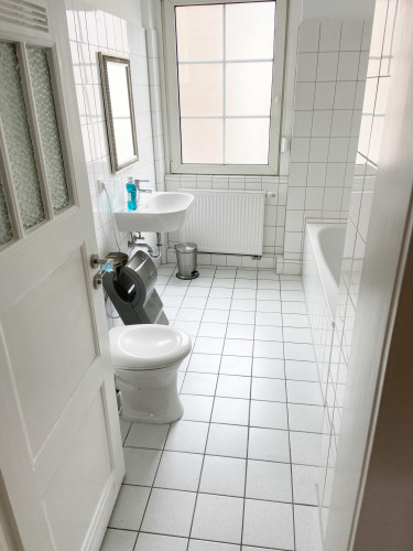 Elegantly furnished 3-room apartment + Studio – with garden and parking space
