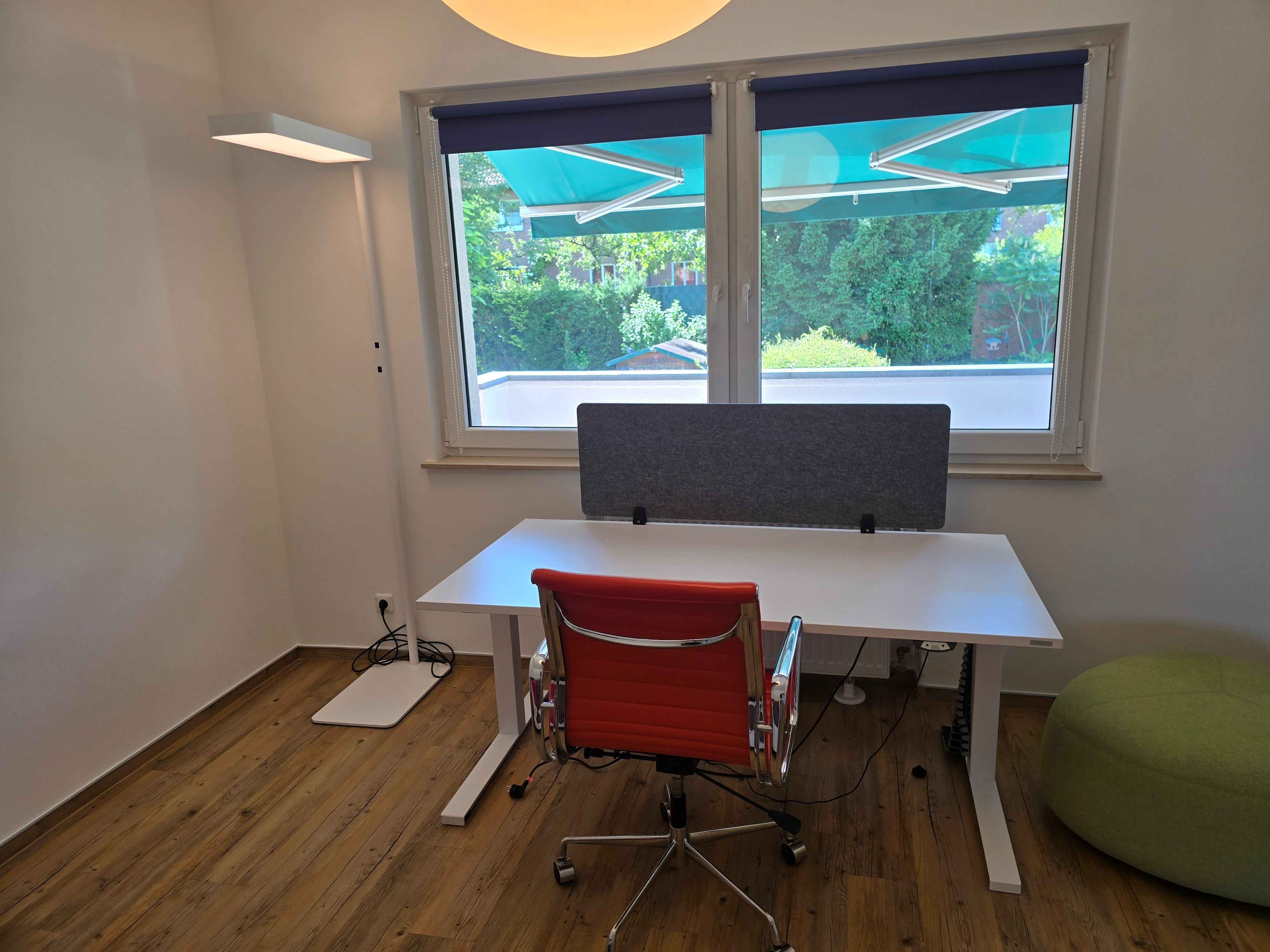 Elegant Garden View Apartment | Balcony • Home Office • Near Cologne - 21