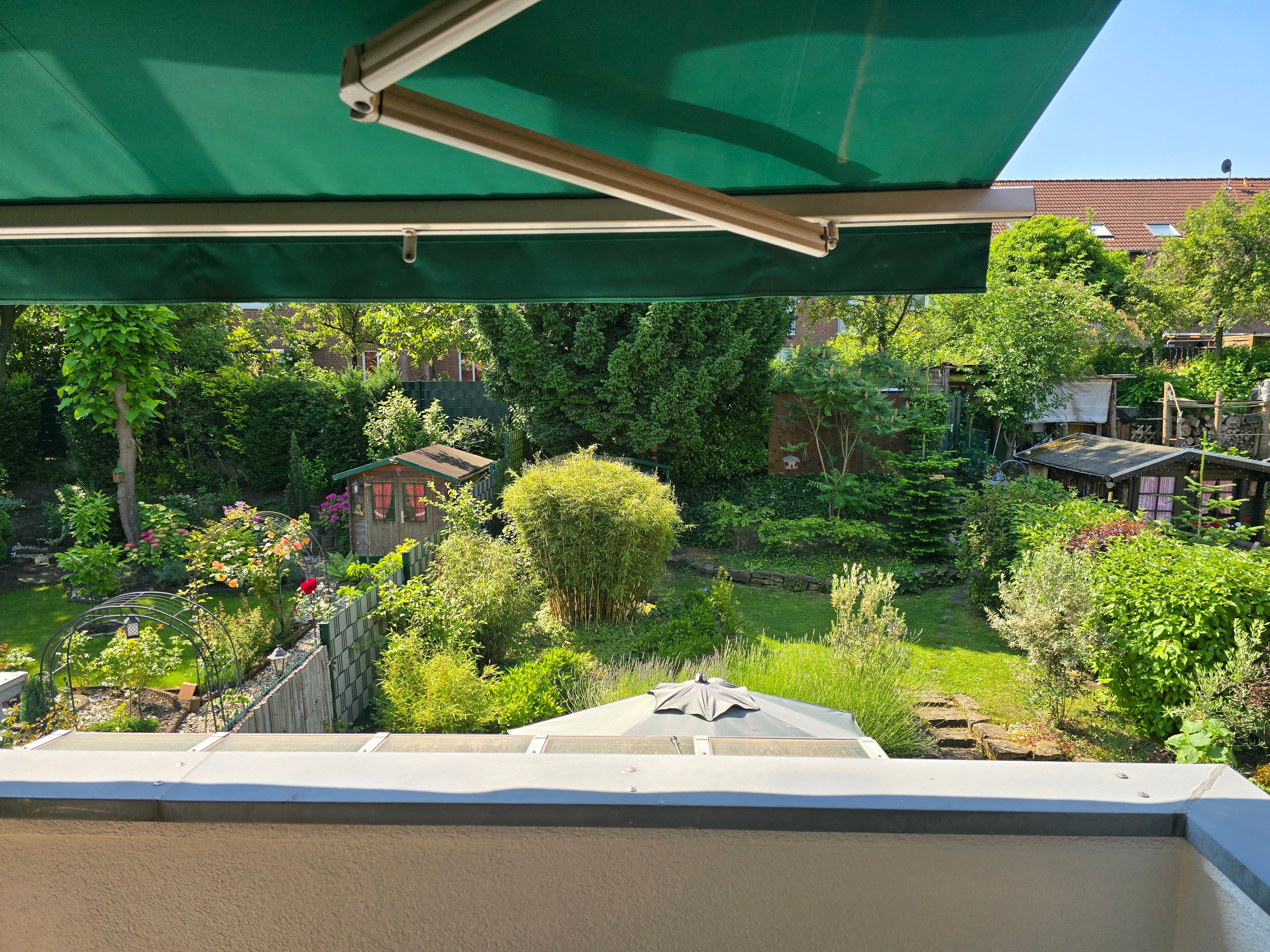 Elegant Garden View Apartment | Balcony • Home Office • Near Cologne - 13
