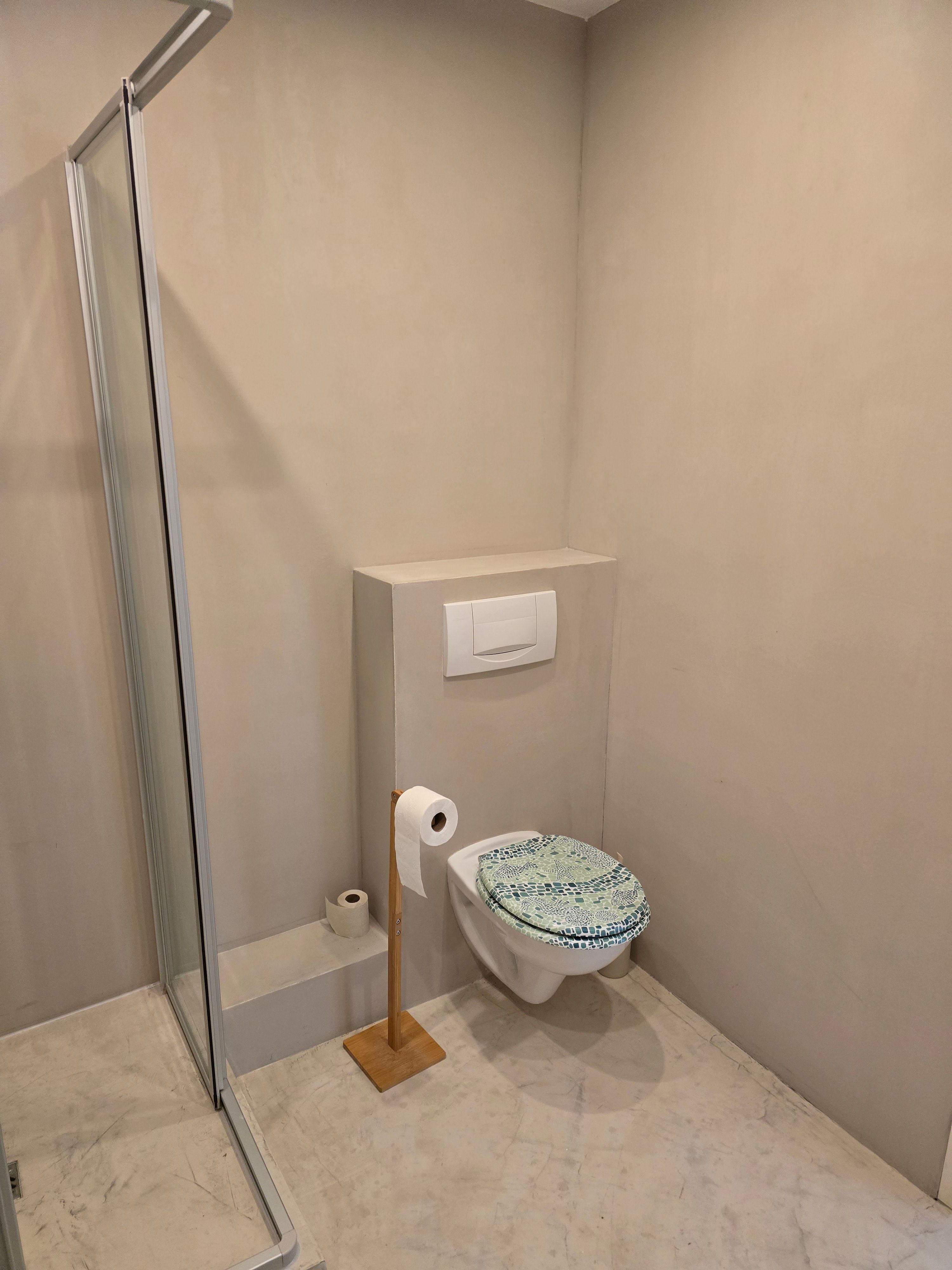 Elegant Garden View Apartment | Balcony • Home Office • Near Cologne - 30