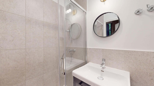 Brilliant double ensuite bedroom in Saint-Denis