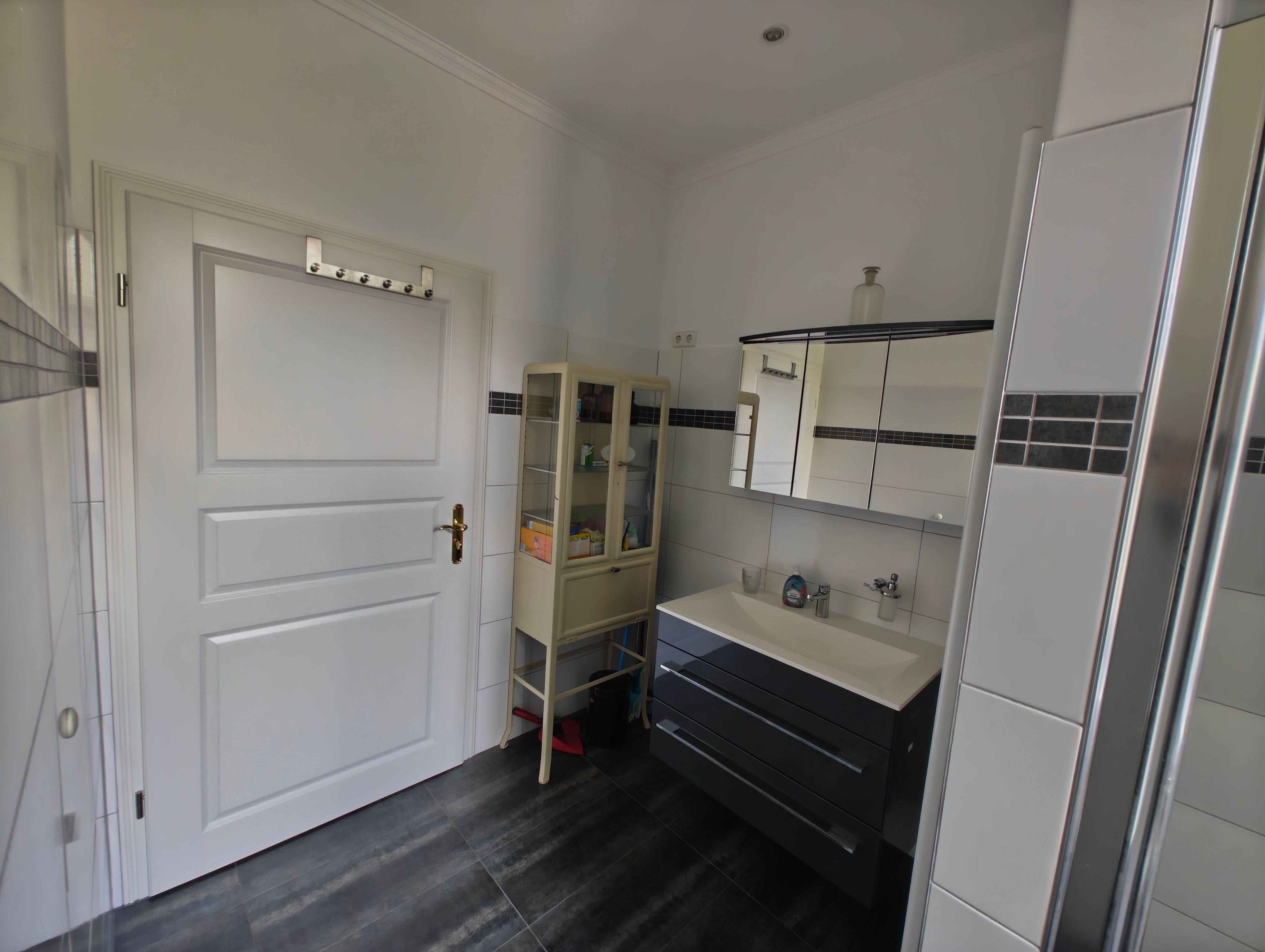  Temporary Living - Exclusive 80m² Apartment | 5 Minutes To S-Bahn Station  -  Temporary Living - Exclusive 80m² Apartment | 5 Minutes to S-Bahn Station  - Gallery -  6