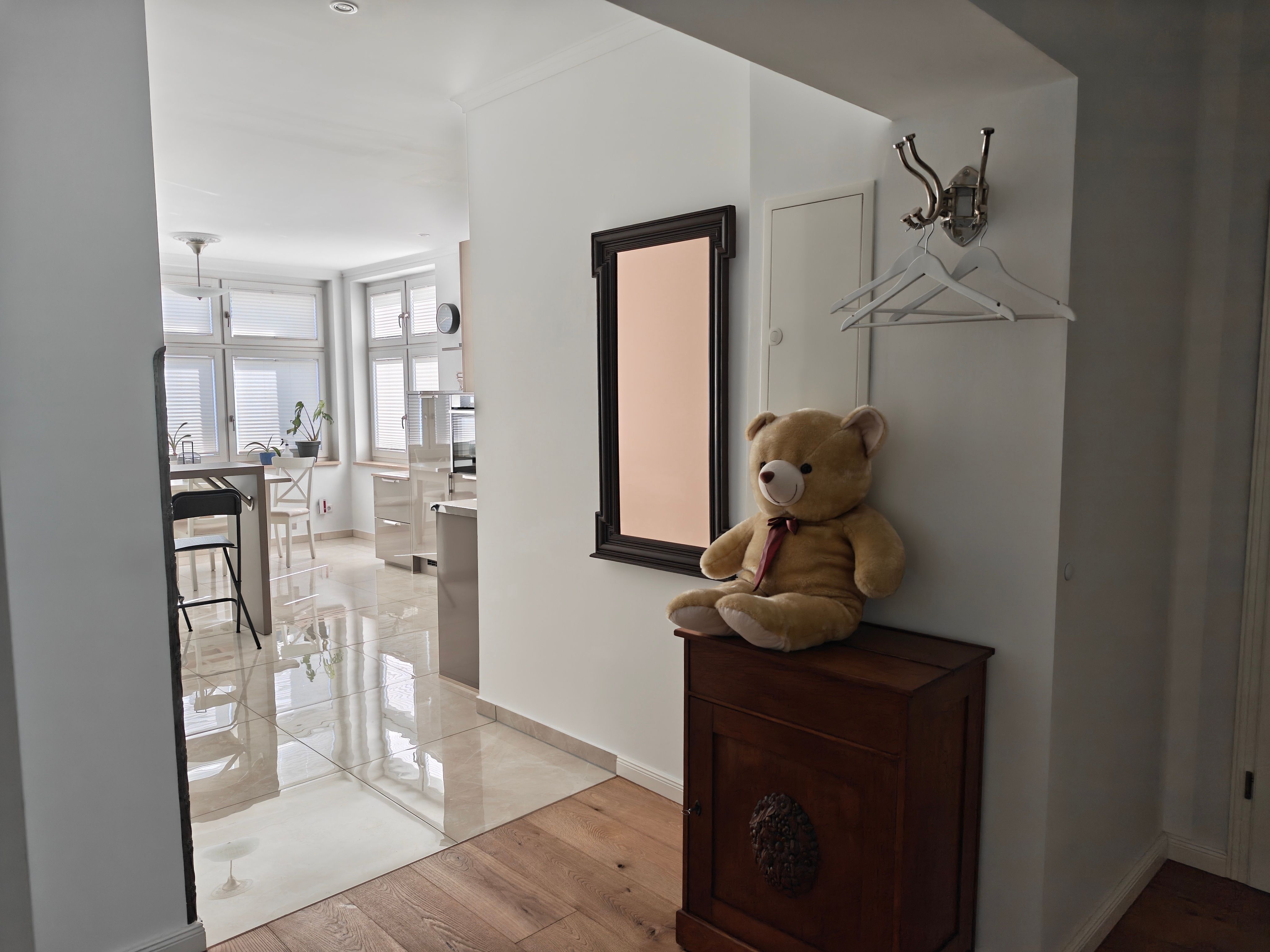  Temporary Living - Exclusive 80m² Apartment | 5 Minutes To S-Bahn Station  -  Temporary Living - Exclusive 80m² Apartment | 5 Minutes to S-Bahn Station  - Gallery -  1