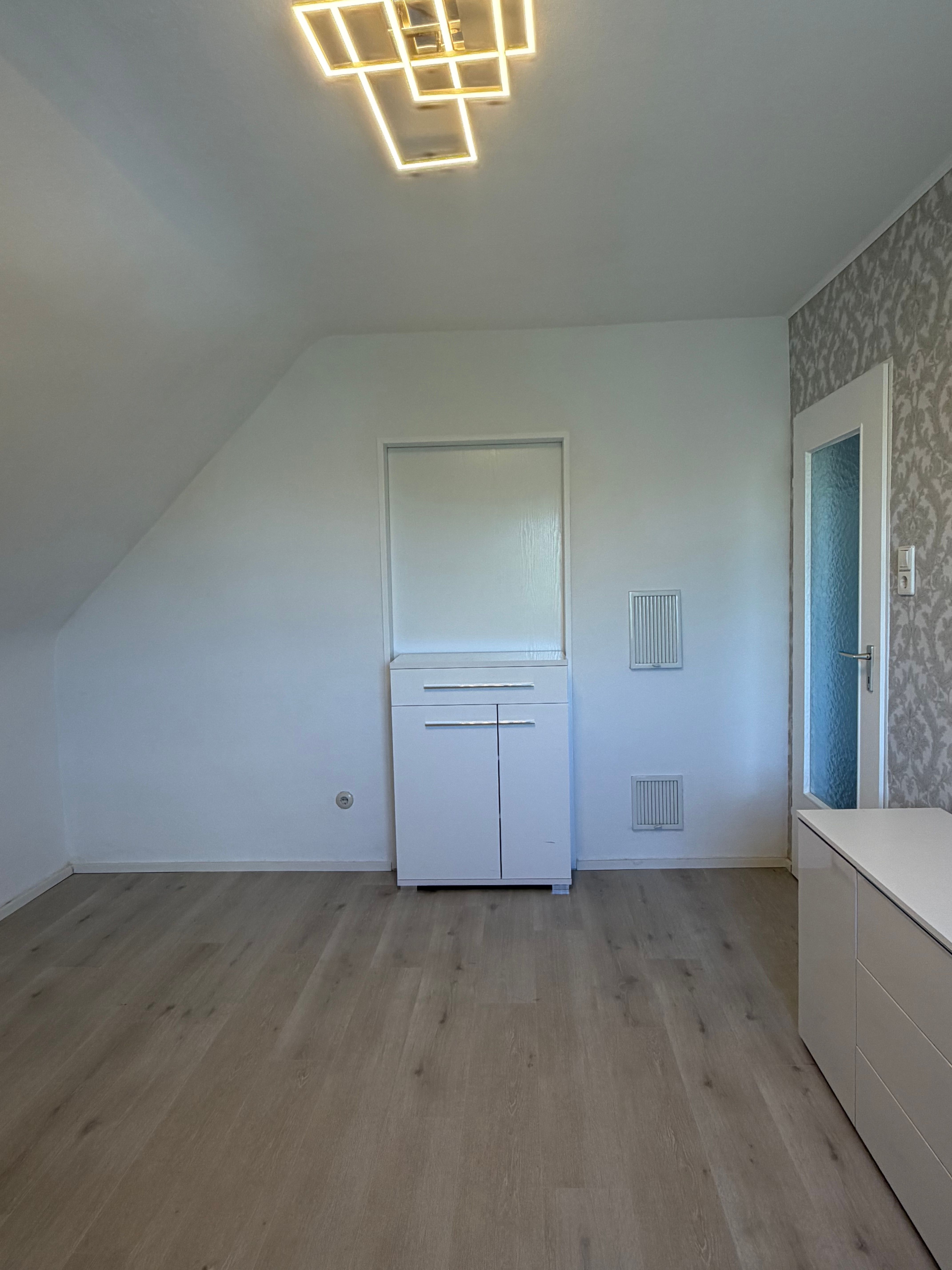  Fantastic And Spacious Apartment (Leinfelden-Echterdingen)  -  Fantastic and spacious apartment (Leinfelden-Echterdingen)  - Gallery -  6