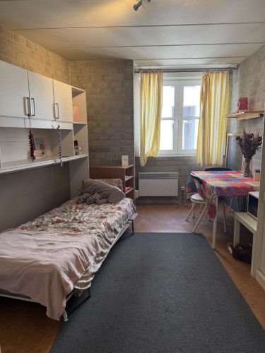 Student room Antwerp — Small studio - Lange Sint-Annastraat 12-14