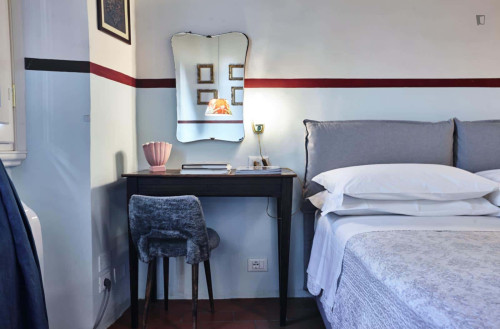 Apartment in Via Giovanni Da Verrazzano, Firenze for 25 m²