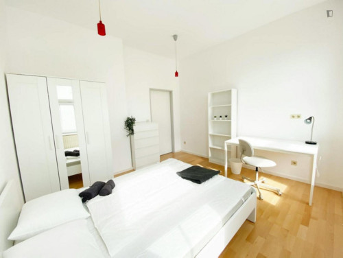 Cozy double bedroom in the Brigittenau district
