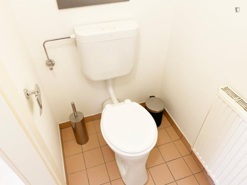 Grand double bedroom near the Hernals train station 