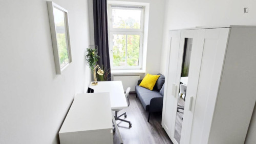 Welcoming single bedroom near the Währinger Straße-Volksoper subway station