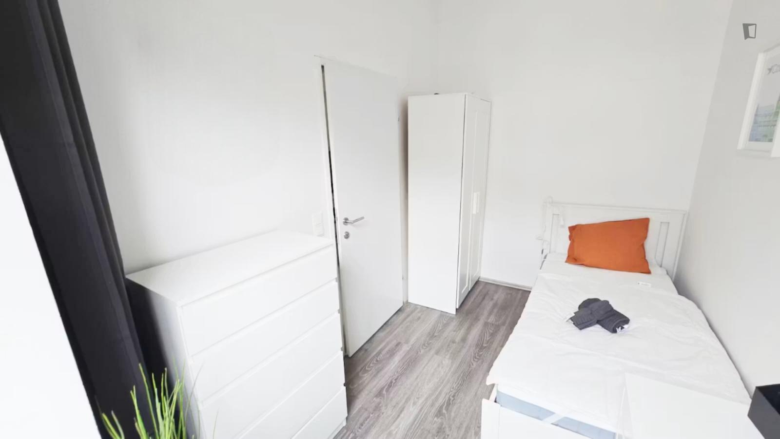 Cozy Single Bedroom Near The Währinger Straße-Volksoper Subway Station - Cozy single bedroom near the Währinger Straße-Volksoper subway station - Gallery - 1