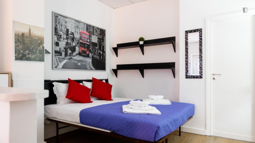 Welcoming studio in the Ardeatino quarter