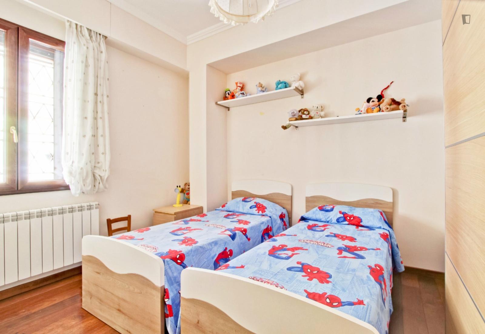  Double Bedroom, With Private Bathroom And Balcony, In 3-Bedroom Apartment  -  Double bedroom, with private bathroom and balcony, in 3-bedroom apartment  - Gallery -  1