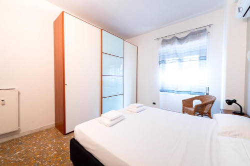 Inviting 2-bedroom flat near the Porta Furba subway station