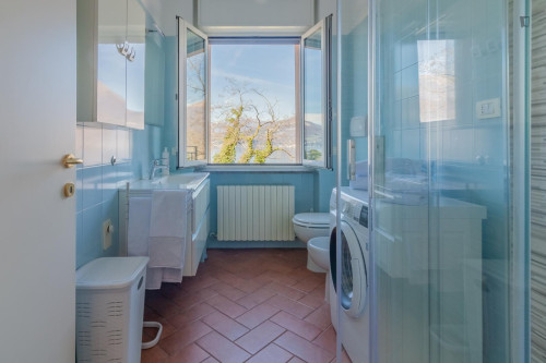 Inviting 2-bedroom flat near the Varenna Train Station