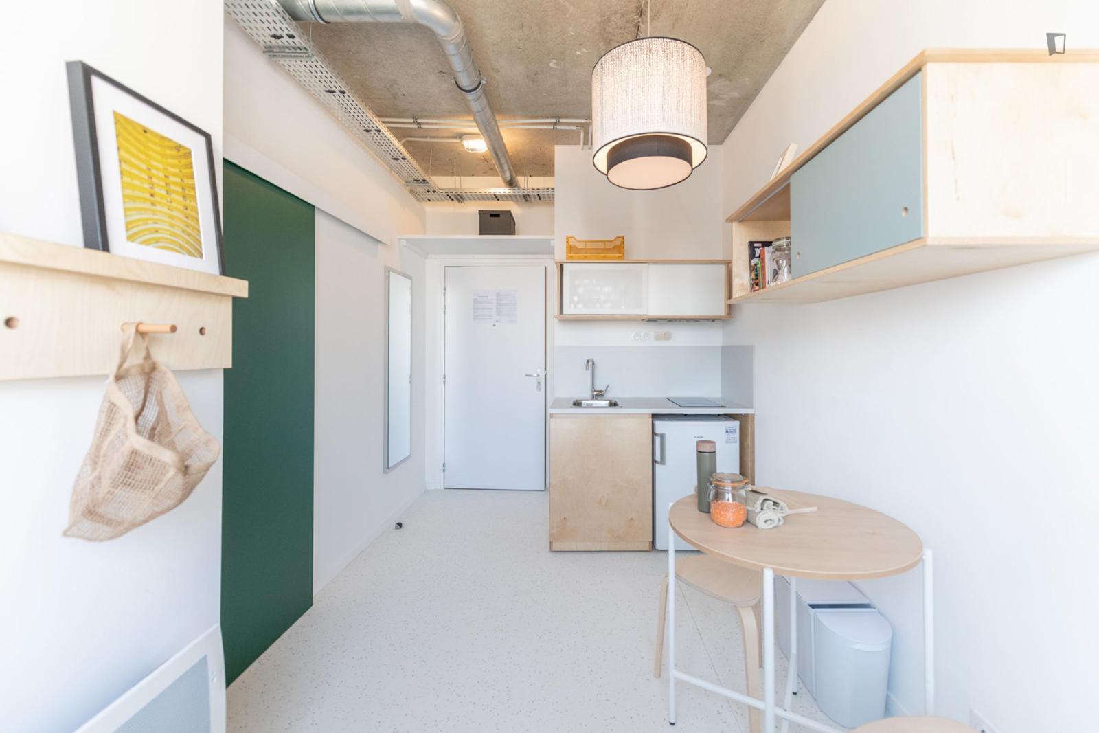 Homely Single Bedroom In A Shared Flat In A Residence, In Noisy-Le-Grand - Homely single bedroom in a shared flat in a residence, in Noisy-le-Grand - Gallery - 1