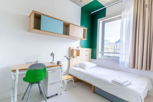 Cozy Bedroom in a residence, in Noisy-le-Grand
