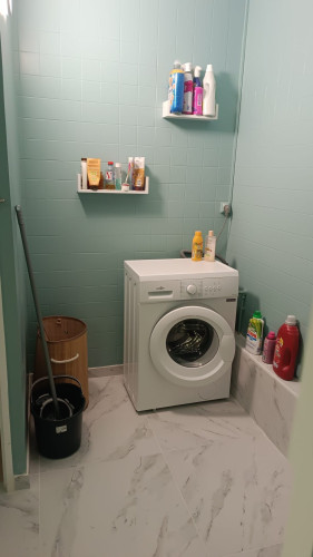 Bright Room in Female Shared Apartment