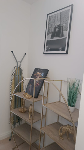 Bright Room in Female Shared Apartment - Gallery - 10
