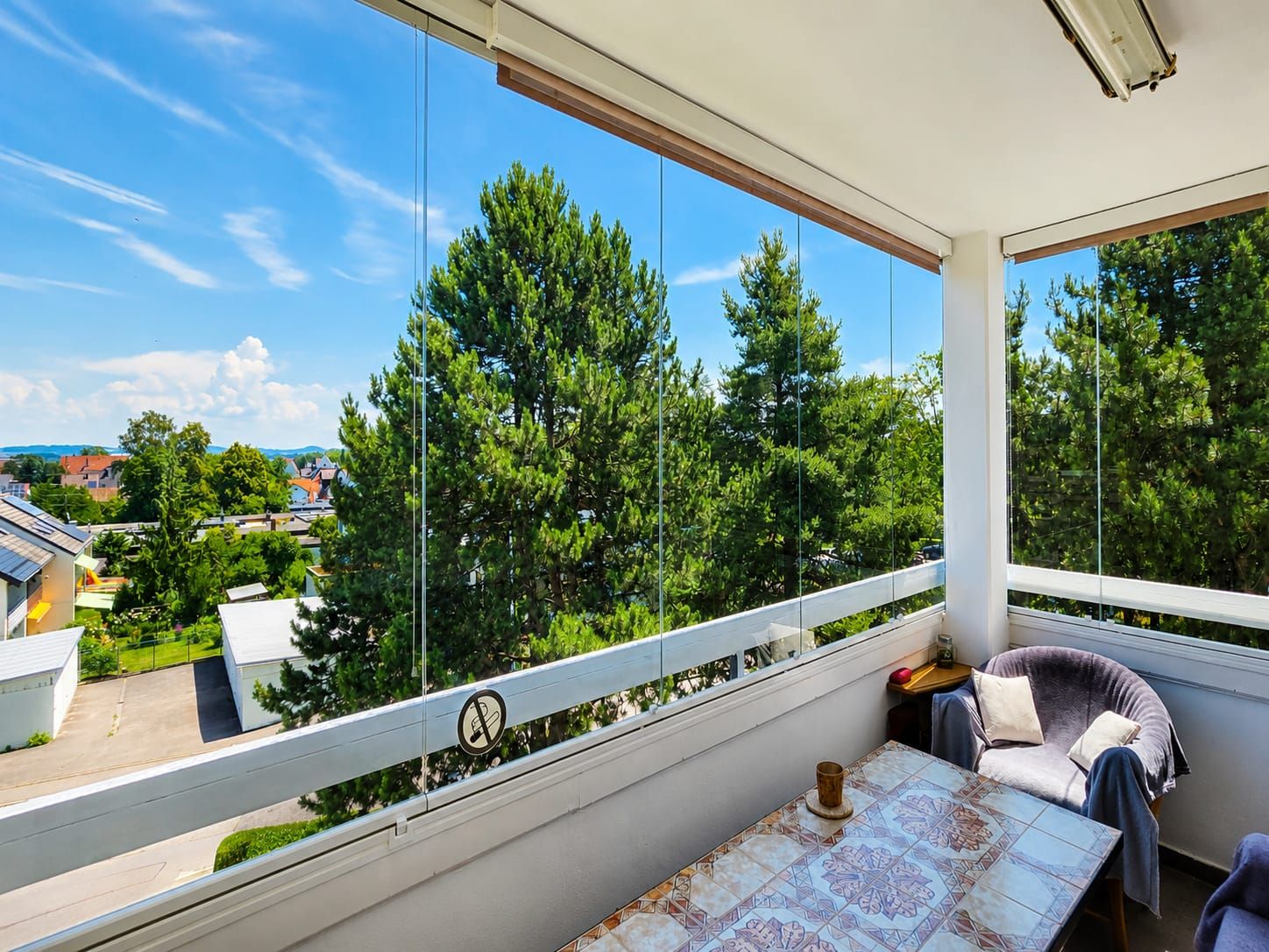  Stylish Business Shared Apartment With 3 Lockable Rooms, Conservatory, Keyless Access And Home Offic  -  Stylish business shared apartment with 3 lockable rooms, conservatory, keyless access and home office in Friedrichshafen  - Gallery -  24