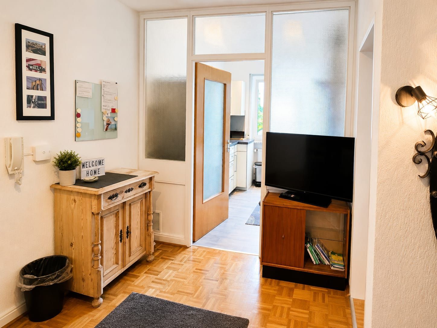  Stylish Business Shared Apartment With 3 Lockable Rooms, Conservatory, Keyless Access And Home Offic  -  Stylish business shared apartment with 3 lockable rooms, conservatory, keyless access and home office in Friedrichshafen  - Gallery -  21
