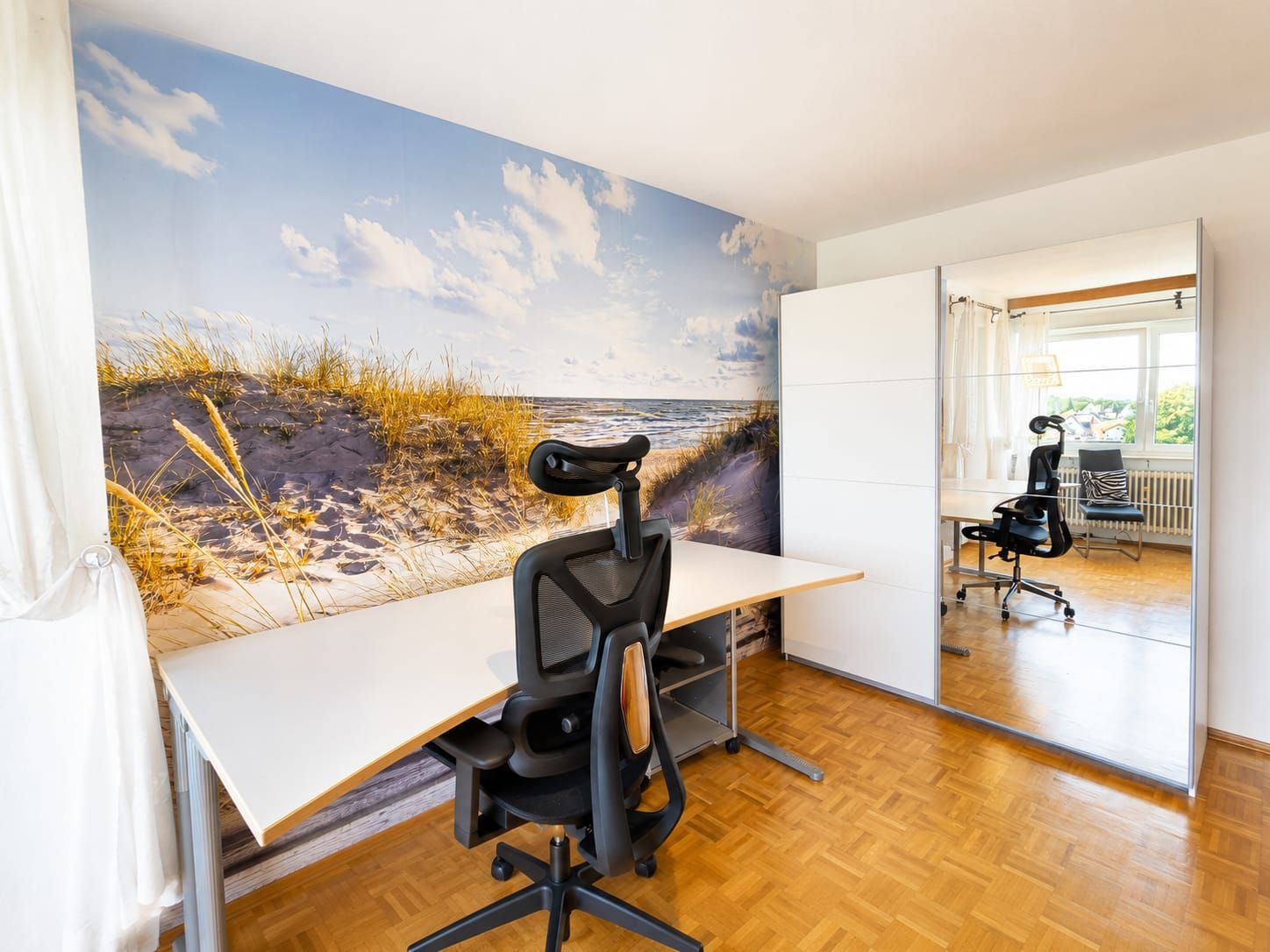  Stylish Business Shared Apartment With 3 Lockable Rooms, Conservatory, Keyless Access And Home Offic  -  Stylish business shared apartment with 3 lockable rooms, conservatory, keyless access and home office in Friedrichshafen  - Gallery -  28