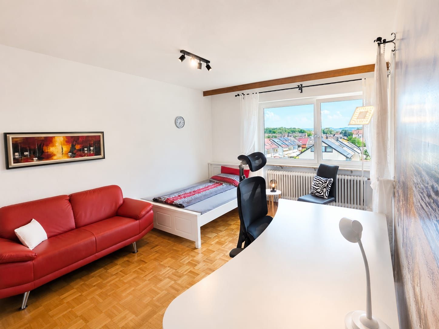 Stylish Business Shared Apartment With 3 Lockable Rooms, Conservatory, Keyless Access And Home Offic  -  Stylish business shared apartment with 3 lockable rooms, conservatory, keyless access and home office in Friedrichshafen  - Gallery -  27