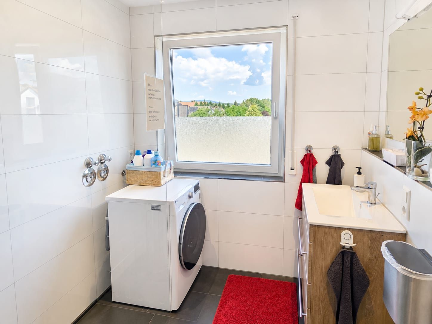  Stylish Business Shared Apartment With 3 Lockable Rooms, Conservatory, Keyless Access And Home Offic  -  Stylish business shared apartment with 3 lockable rooms, conservatory, keyless access and home office in Friedrichshafen  - Gallery -  13