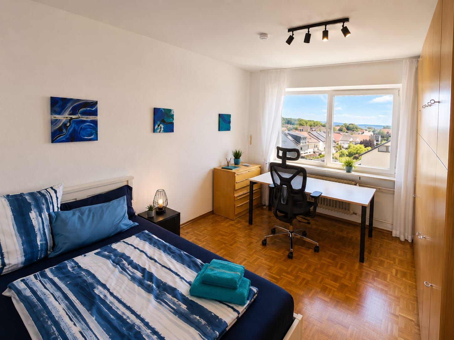 Stylish Business Shared Apartment With 3 Lockable Rooms, Conservatory, Keyless Access And Home Offic  -  Stylish business shared apartment with 3 lockable rooms, conservatory, keyless access and home office in Friedrichshafen  - Gallery -  19