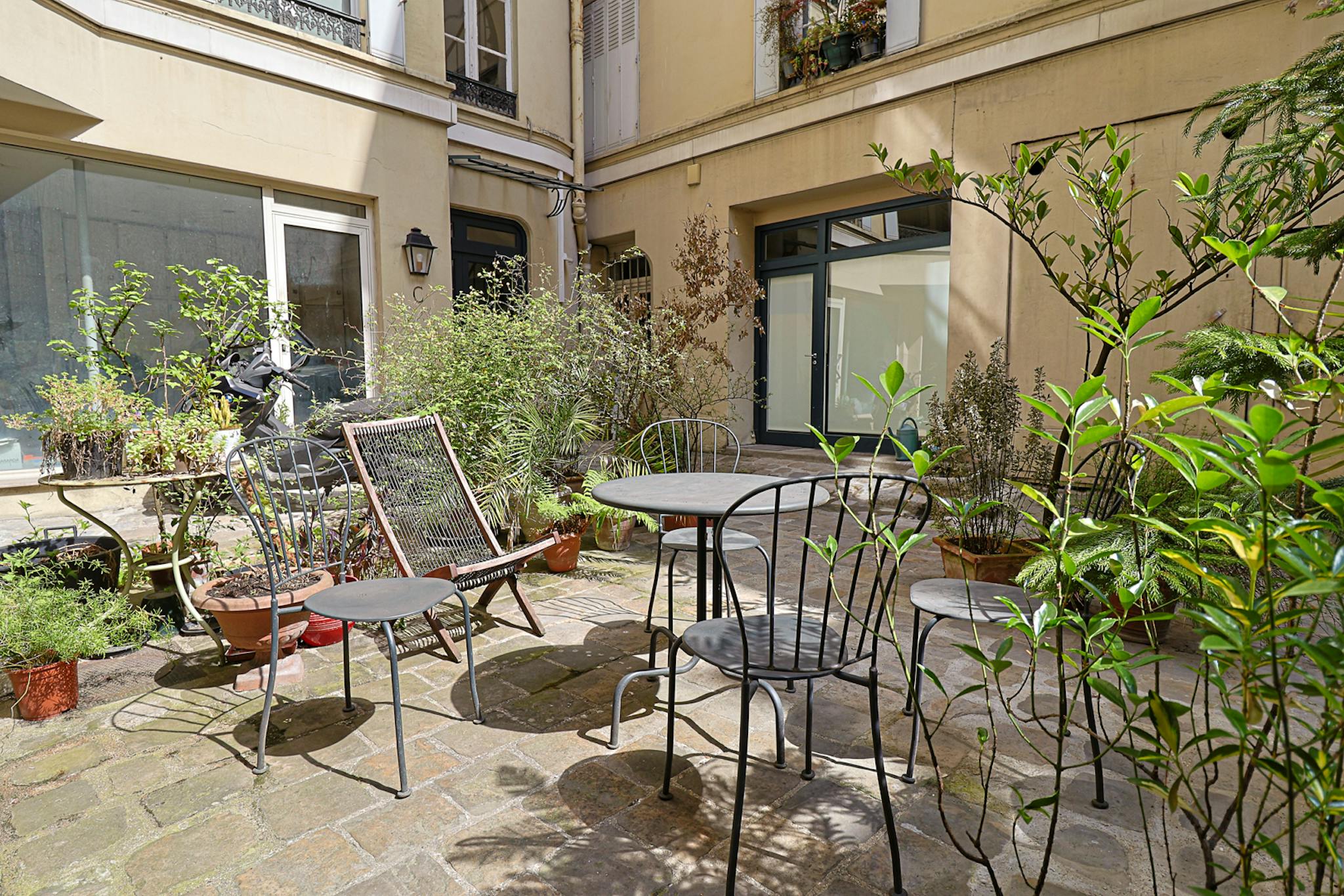 Entire Place - Rue de Crussol, Paris - Gallery - 1