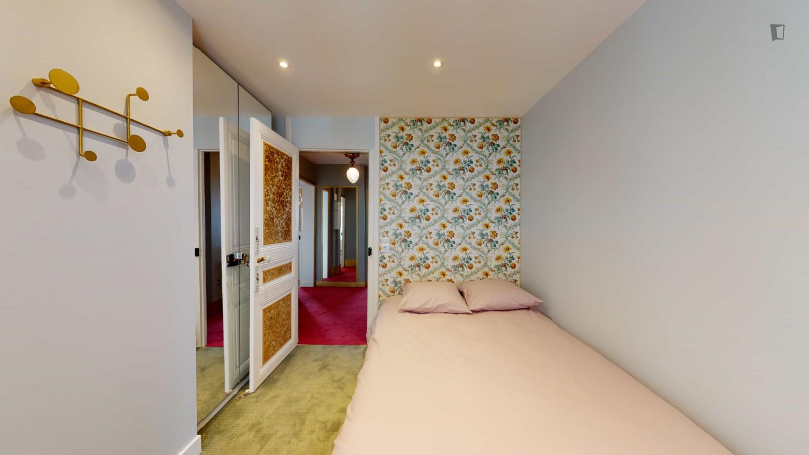  Snug Double Ensuite Bedroom In Montmartre  -  Snug double ensuite bedroom in Montmartre  - Gallery -  1