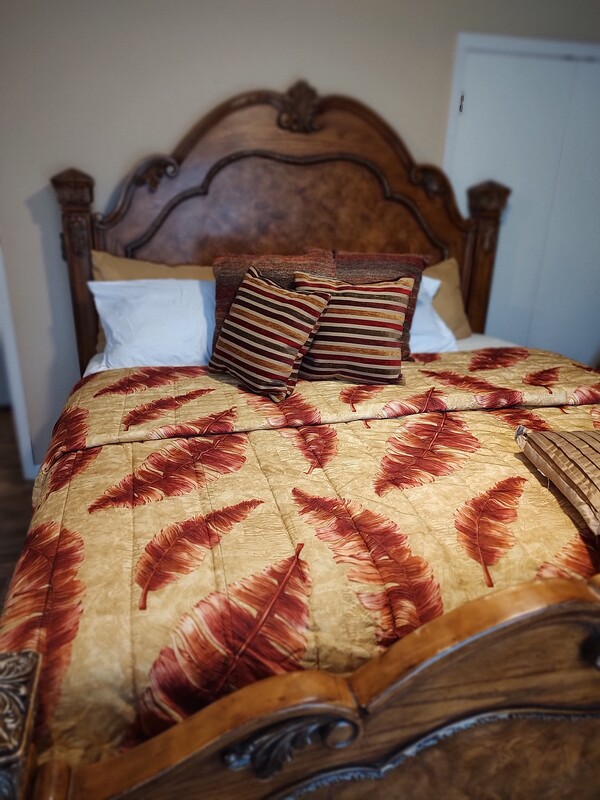 Elegant Cozy Master Bedroom(Single Bed) - 1