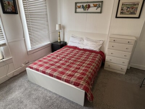 Comfy room minutes from downtown  - Gallery -  5
