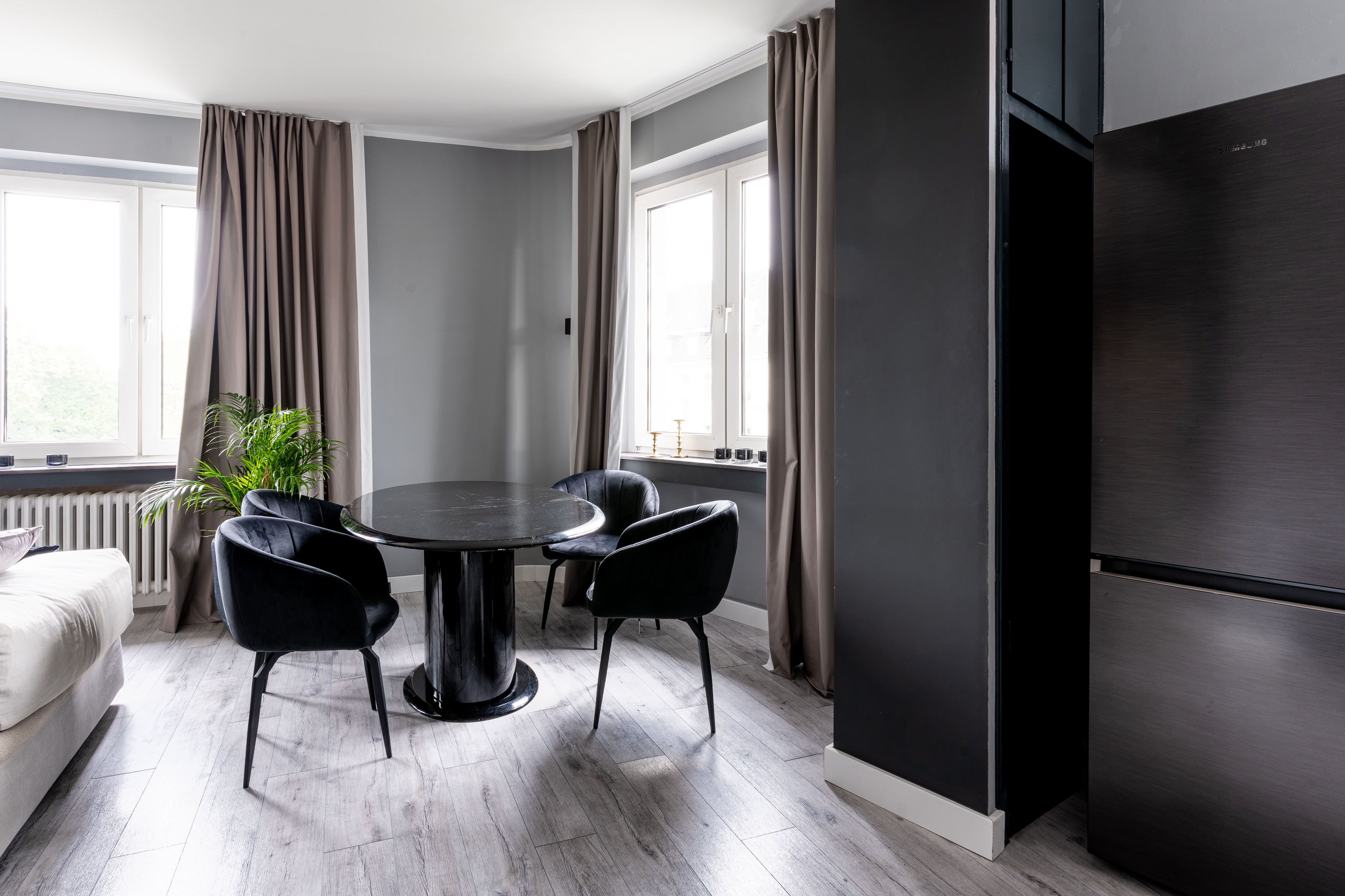  Elegant Living Experience With Stunning Views  -  Elegant living experience with stunning views  - Gallery -  2