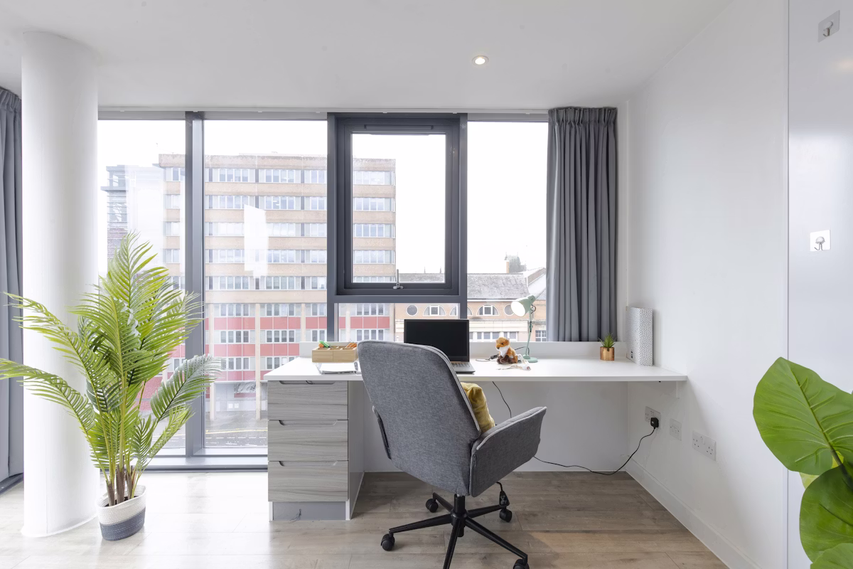 Lumya Leicester - Gallery - 41